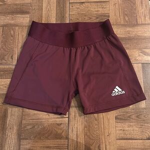 ADIDAS - burgundy running shorts